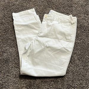 Women’s white capris- 12